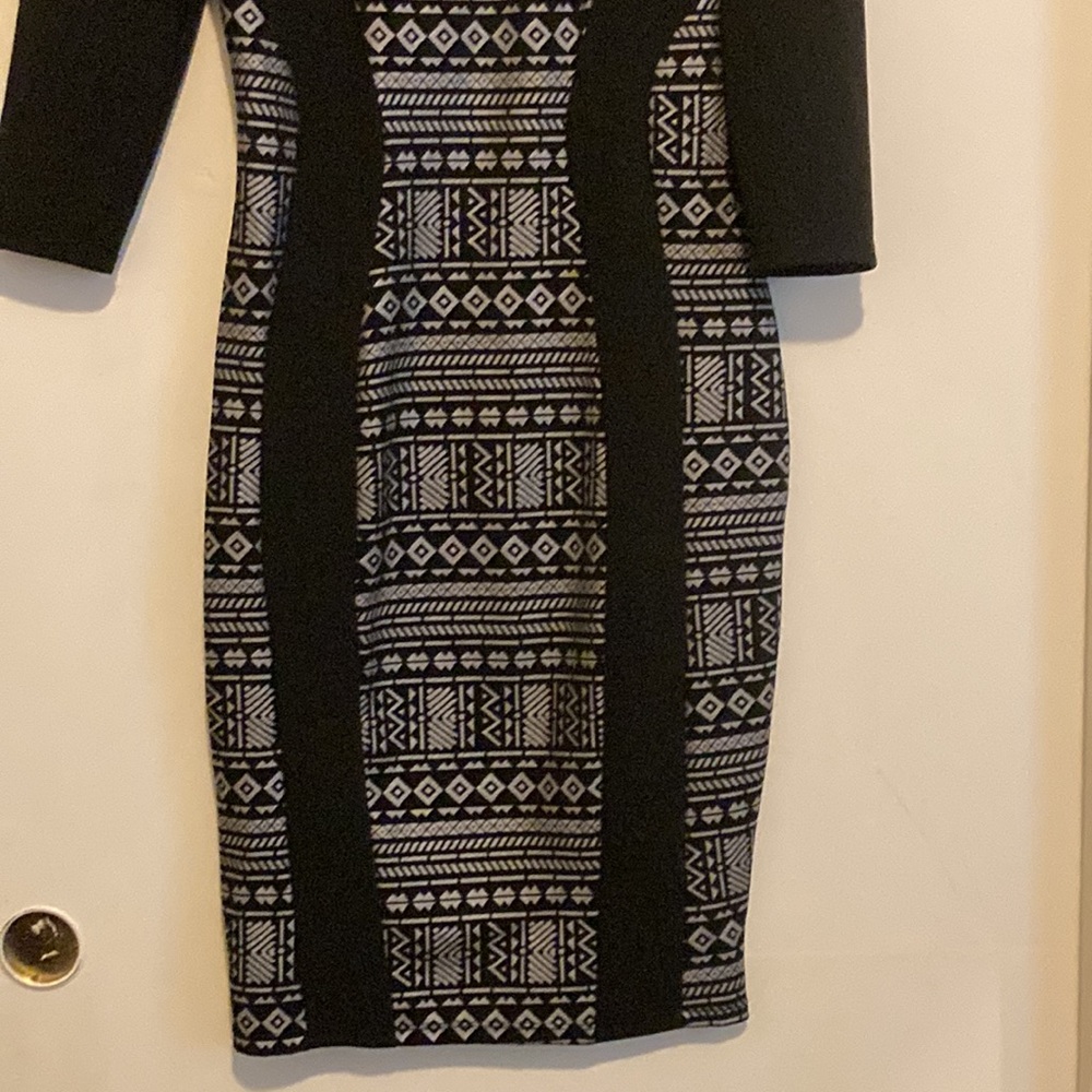 Dress - Picture 3 of 9